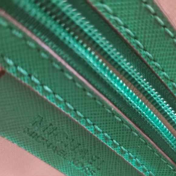 Emerald green Michael Kors crossbody bag - Picture 3 of 5